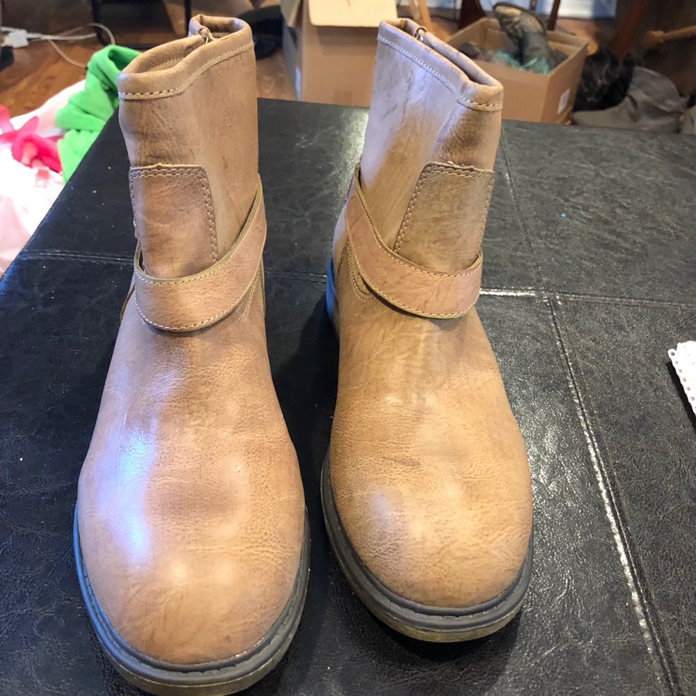Women's boots